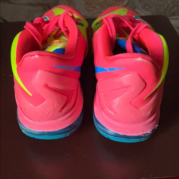 LeBron - Picture 2 of 3